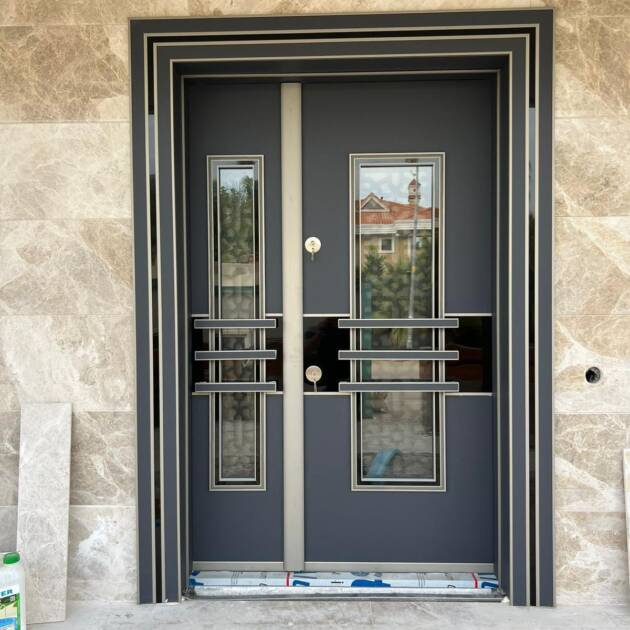 Modern Yatay Çizgili Çelik Kapı Modeli | Antalya Çelik Kapı